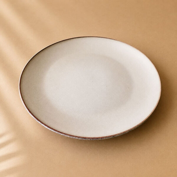PLATO LLANO BEIGE FILO CAFÉ 2